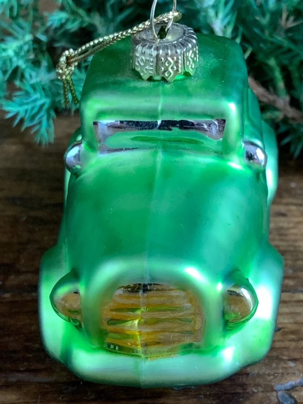 VINTAGE STYLE GREEN GLASS PICKUP TRUCK CHRISTMAS ORNAMENT